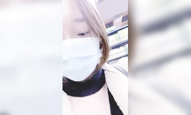 風騷御姐主播@戴西老師(蜜蜜蜜蜜蜜桃)戴著跳蛋露出勾引SPA男技師 (6)