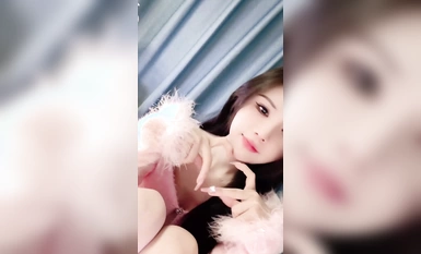 【蕾娅】完美女神~美乳诱惑~半裸摇摆~诱惑拉满