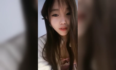 【スイートミルクシェイク】超発育、清純な顔立ち、スタイル抜群の最高の学園美女 (1)