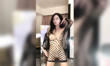 Ang asong babae na may contrasting na salamin [Jumping Snake] ay may malademonyong pigura, sumasayaw nang hubad at mapusok, at gusto akong mag-masturbate (3)