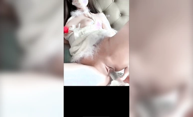 Cô gái xinh đẹp nhất với 210.000 người theo dõi trên Twitter phun Công chúa Loli [Bunny Loves Squirting] Apron Maid (Xem lâu)