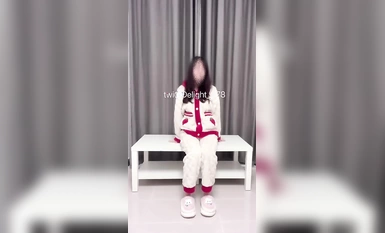 Dewi pelajar sekolah terkemuka "Sister Little D"-pendek 2