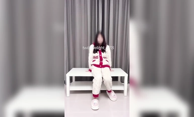 Dewi pelajar sekolah terkemuka "Sister Little D"-pendek 2