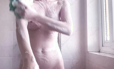 極品身材學姐女神『小D姐姐』-洗澡