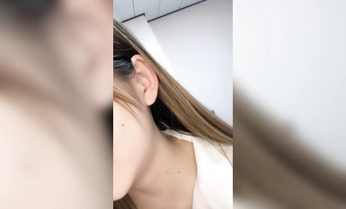 빅뉴스~새로운 미모 여신이 나타났다! ~ 외모와 몸매는 인터넷 연예인 중 누구에게도 뒤지지 않습니다. 엉덩이를 최대한 열고 경혈을 만져 요염하게 만듭니다. [완완] 엉덩이를 들고 경혈을 눌러 요염하게 만듭니다. 아름다운 (5)