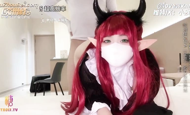 인기 미소녀 [Lori Xiaonai] 91 마스터의 부드러운 장밋빛 장난감은 귀엽고 서큐버스의 정액을 추출하고 핑크색 보지는 매우 젖어 있으며 긴 자지는 궁전 입으로 곧장 들어가 하얀 주스로 폭발합니다.