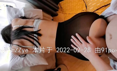 專約極品良家大神『sexydoll』-樓下吃飯的看見啦