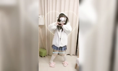 清純で美しい少女「Jiang Zicai」が福利厚生のプライベート写真撮影で顔を見せます。純粋で美しい小さな妖精は、超合法的なかわいい小さなロリで、ワイヤレスで超スーパーフィギュアです。