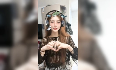 高顏值紋身御姐TS「嘉欣」精華小合集 攻受兼備美妖兵弟弟沒當兵就認識了退伍就騷過來找干