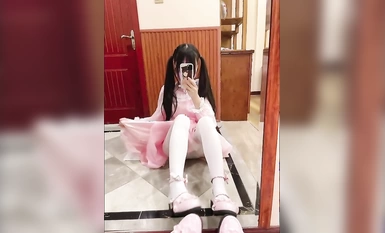 The innocent and contrasting little bitch Twitter loli "Cai Xiaoxiong" benefits, how can this cute and well-behaved little sister be so hot? Xiantian Baihu’s tender pussy inserts white juice by herself [Part 1] (4)