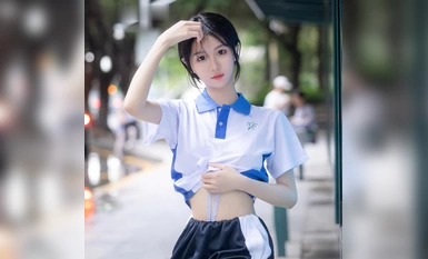 Một vẻ đẹp nhỏ nhắn ngây thơ với ngoại hình và vóc dáng ưa nhìn