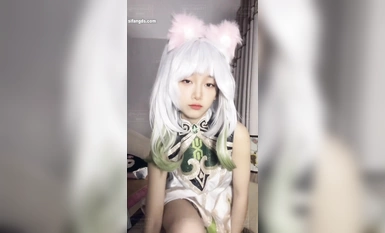 2004년 최고의 대비 여대생, 청순한 아가씨 [Pepper Seed]는 개인 사진 촬영에서 얼굴을 보여 주었고, 다양한 COSER 누드 댄스, 대형 소품, Ziwei 얼굴과 보지가 같은 프레임에 있습니다 (2)