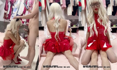 00年代生まれの無邪気で対照的な女の子「LT Ruanruantu」が写真撮影のために顔を見せました。小さな赤い魔女は、そのかわいい外見の下で、少しふしだらで、コケティッシュでかわいいです。 (2)