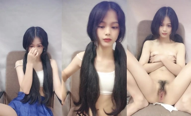 双马尾卡哇伊小萝莉【太平公主】清纯甜美少女，脱光光贫乳嫩穴，跳蛋震小骚逼，跪在椅子，翘起美臀特写