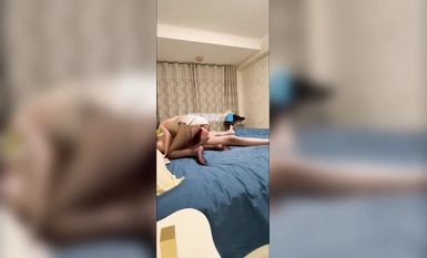 【蔓蔓蘇】「今天你就是我的排精助手」聖誕之夜單男約母狗共渡春宵