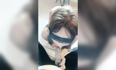 戴上假鸡巴草死闺蜜这个小骚货【你的KKKKLOVE】体验一下当攻的感觉只有女人才最了解女人，唯美女同拉拉两位大美女直觉盛宴(1)