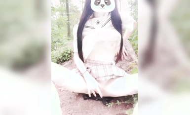 Twitter での究極のコントラスト: ロリ シャオ リンちゃん (ナイちゃん) が自分自身に触れ、超ピンク色で柔らかいオマンコに BB を挿入します。