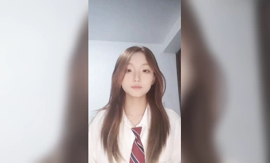 年度強烈推薦！【萬里挑一的美眉 陽陽】才19歲，9分超高顏值 勻稱身材！打炮自拍吐血推薦！顏值吊打各路網紅