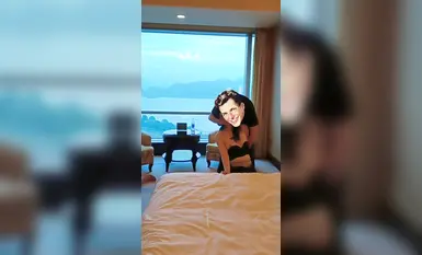 顶级淫乱盛宴！人生赢家大神【海盗船长】最新VIP群付费长视频，多位S级外围女神3P4P5P各种性爱现场记录(13)