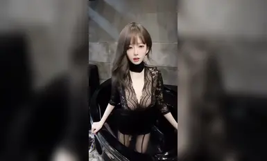 抖音150萬粉絲網紅美女-小馬漫漫 微密圈高價定製視頻-漏點 乳頭超嫩視頻福利