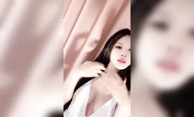 百里挑一，讓人秒硬的明星級別顏值的超級女神【XIYAO】7月最新下海！頂級名媛，超高顏值尤物身材，完美炮架