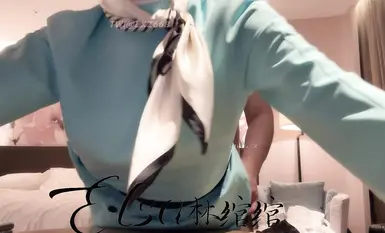 窮人女神富人母狗，推特超高顏值極品空姐【林綰綰】SVIP門檻1888福利，啪啪調教深喉毒龍被腳踩騷穴，母狗屬性拉滿了 (13)