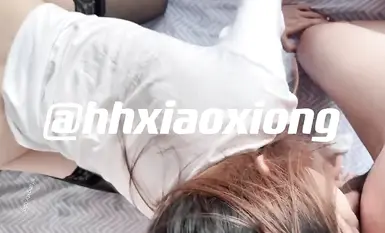 活泼开朗超级清纯女神！微露脸的推特小尤物【小熊BB】福利，又白又粉可玩度极高，紫薇足交啪啪样样精湛