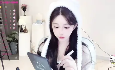 七月最新！黑絲大長腿172CM蘿莉臉超高顏女神【Deepeggs】【Hahaha_ha2】徹底放飛，在一個多小時內竟連續噴10次，這得喝多少水