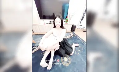 เทพธิดาวัย 23 ปีหน้าตาดี [เซินเจิ้นเซียวหลิโด] ถูกถ่ายรูปเป็นการส่วนตัวบน Twitter เธอเป็นพระพุทธเจ้าหญิงชั้นยอดที่ชอบเปิดเผยต่อหน้าผู้อื่นและชอบที่จะถูกฝึกฝนและระยำโดยเจ้านายทางการเงินของเธอ (1 )