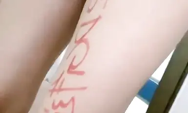 EDG奪冠巨乳美女胸部寫字慶祝