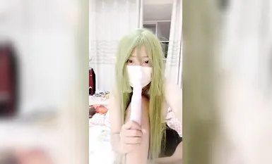 武漢出身の激カワ18歳巨乳ロリータ【童顔巨乳ロリータ】ついに大胆に手と足を放してセックス 顔出しで白目をむくほど可愛かった。