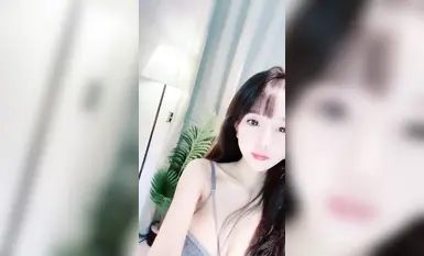 The top newcomer green goddess goes to the sea [Yiren] 9 points for super good looks, a beautiful star-level anime figure, and her tender pussy is very pink and tight