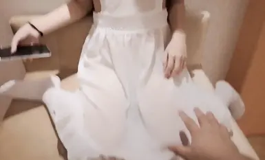 清純眼鏡娘小姐姐【jimmybiiig】纖纖美腿玲瓏身段勁爆完美身材，純欲長筒白襪 攻速拉滿讓小妹妹體驗極致的快樂