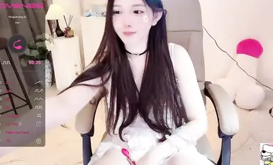 高挑170CM九头身大长腿话痨女神【Deepeggs】【Hahaha_ha2】又喷水啦，连喷好几次要虚脱了受不了了我要来啦漂亮的像假人(3)