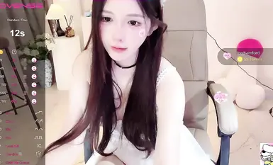 高挑170CM九头身大长腿话痨女神【Deepeggs】【Hahaha_ha2】又喷水啦，连喷好几次要虚脱了受不了了我要来啦漂亮的像假人(3)