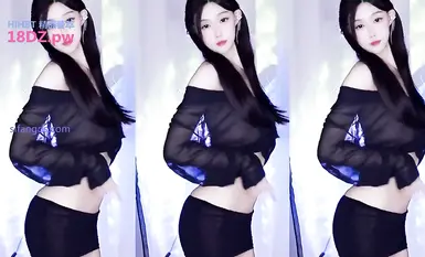 Dewi terbaik berpayudara besar nafsu tulen pada bulan Julai, memakai pakaian seksi, bergambar dengan kaki terbentang dan melancap dengan alat peraga / Betta yang cantik berbangsa campuran TTUU menanggalkan pakaian, menanggalkan tali pinggangnya, meletakka