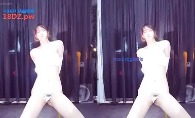 Dewi berpayudara besar utama keinginan murni pada bulan Julai berpose dalam pakaian seksi dan membentangkan kakinya dengan alat untuk melancap/Betta cantik bangsa campuran TTUU membuka dan menanggalkan tali pinggangnya dengan alat penggetar yang dimasukka