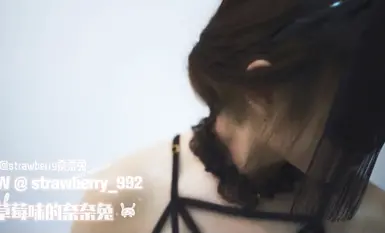 Isang dapat-may para sa mga homeboy! Ang pinakamahusay na Internet celebrity beauty na si Welfare Ji [Strawberry Flavored Nana Rabbit] Bayad na Welfare Private Photography Collection