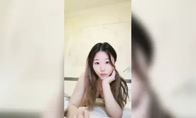 [Xiao Luobao] Seorang gadis muda~masukkan prop dalam kerongkong ke dalam duburnya dan memancut (1)