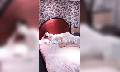 2024.7.20最新，推特四十萬粉絲，極品美女【紫蛋@zidan670】窗前夜間啪啪，一場酣暢淋漓的性愛，粉嫩一線天