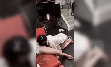 2024.7.20最新，推特四十萬粉絲，極品美女【紫蛋@zidan670】窗前夜間啪啪，一場酣暢淋漓的性愛，粉嫩一線天