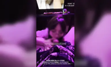 Con khốn tương phản tột cùng [DOM Kuromiya] đang xem phim trong quán cà phê Internet trong khi Giáo viên Song đang quan hệ tình dục bằng miệng và nuốt tinh dịch, với khuôn mặt lộ ra từ một bên và cô ấy có vẻ ngoài tuyệt vời!