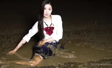 【轻度猎奇】高颜值日本气质素人少妇「mari_wam」OF露脸私拍反差美人妻沉沦精液地狱【第二弹】 (3)