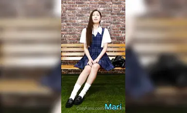 【軽い好奇心】イケメン日本人素人若妻「mari_wam」OFがプライベート写真で顔を見せ対照的な美人妻がザーメン地獄に沈む【第4弾】（5）