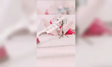 สาวโลลิต้าตัวเมียตัวน้อยสีขาวและอ่อนโยน "รหัสของฮิคคัพ" ถูกเย็ดจนมีรูปร่างเหมือนโต้งของพ่อตั้งแต่อายุยังน้อย เธอมีร่างกายที่อ่อนเยาว์และมีพลัง รูปร่างเพรียวบางและรูปร่างที่ยอดเยี่ยม (2)