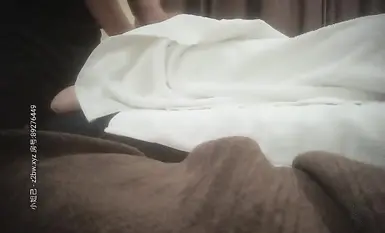 真实良家偷拍，【推油少年】，神似万县李佩霞，露脸，享受异性按摩，出水就被操了！刺激精采！