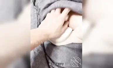 海角大神【巨乳表姐】表姐這段時間不太情願和我那個，我想操表姐卻被表姐往外趕。