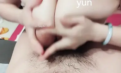 骚货楼凤白嫩巨乳云亲吻啪啪紫薇口交乳交