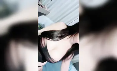 顶级绿播女神【小渔儿】太美了颜值秒杀明星性感诱惑到爆，完美的身材又大又软的绝世美乳和名器美穴一线天，罕见的完美尤物(1)