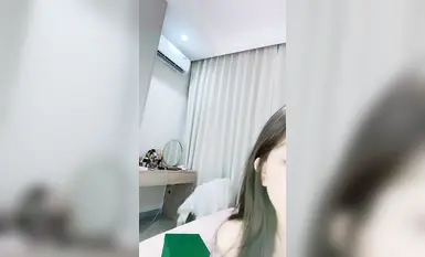 頂級綠播女神【小漁兒】太美了顏值秒殺明星性感誘惑到爆，完美的身材又大又軟的絕世美乳和名器美穴一線天，罕見的完美尤物 (3)